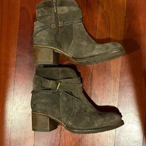 Samya Dark Brown Ankle Booties
